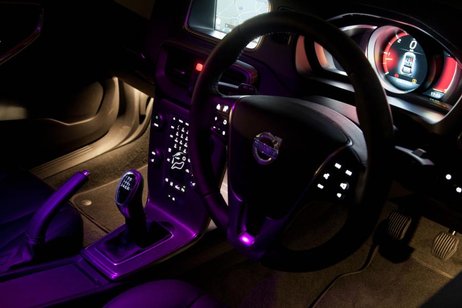  Volvo V40 2012 года  (фото 38 из 183)